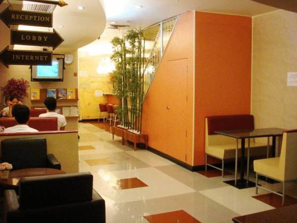 Regent Silom Hotel Bangkok Exterior foto